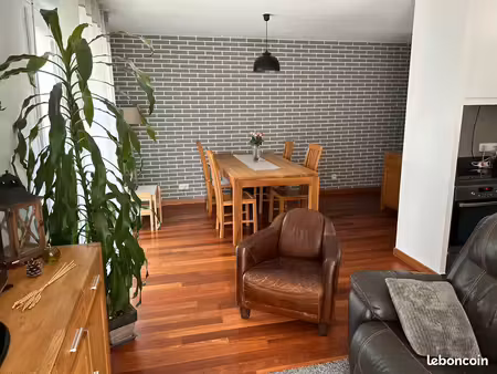 t3 lumineux 70m2 à vélizy  terrasse 27m2  calme et verdoyant