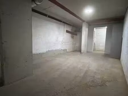 grand espace de stockage fermé  sec et sécurisé!