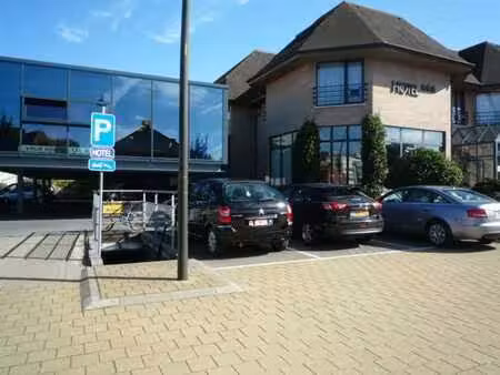 garage à louer à 400 m du centre et à 250m de la digué