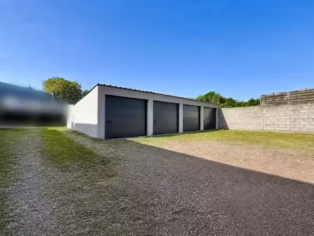 lot de 8 garages - situation idéale