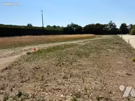 terrain 642 m² marigny