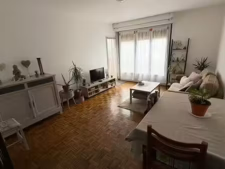 à louer – appartement t3 de 61 m² à auxerre
