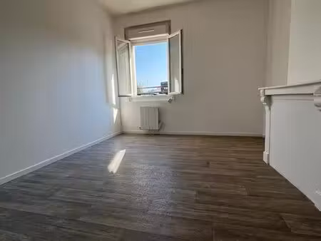 joli t2 avec cour intérieur