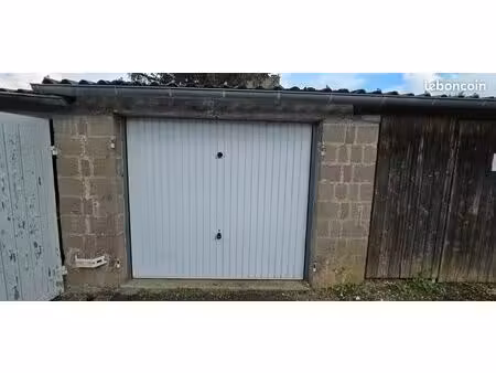 box garage parking stockage 14m2 au sol garde meubles selfstockage