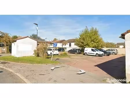 place de parking a louer