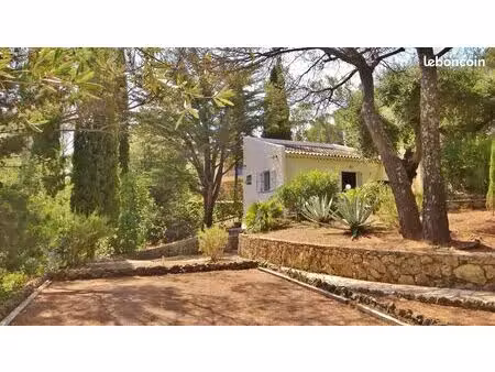 maison au calme avec barbecue et boulodrome