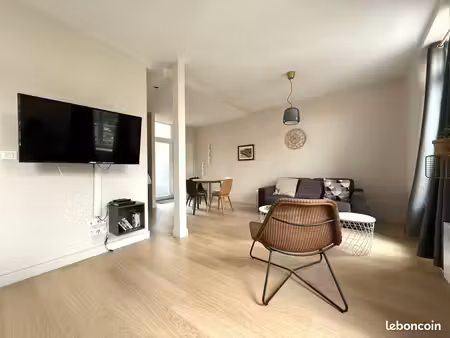 studio 1 pièce 42 m²