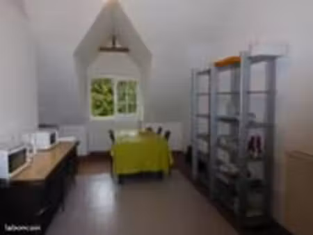 location t3 meublé  a l étage maison particulière