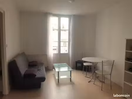 loue pour étudiant t2 meublé centre-ville