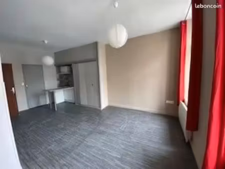 studio 1 pièce 27 m²