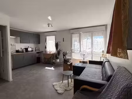 studio quartier st pierre avec parking privé