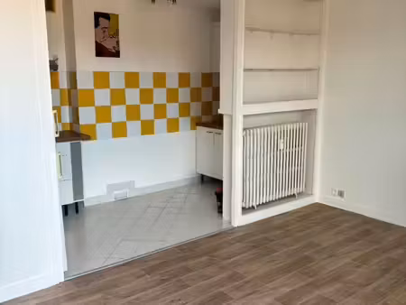 studio 1 pièce 33 m²