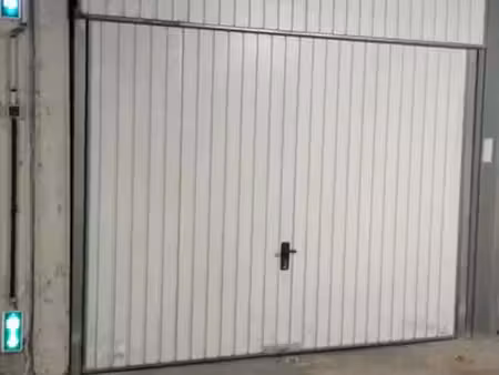 locatation garage 15m2 seyne centre 83500 dans résidence sécurisée