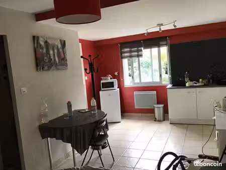 agréable studio idéal pour étudiant(e)