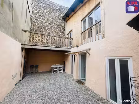 maison de village meublée t3 – 60 m² – centre de varilhes (09)