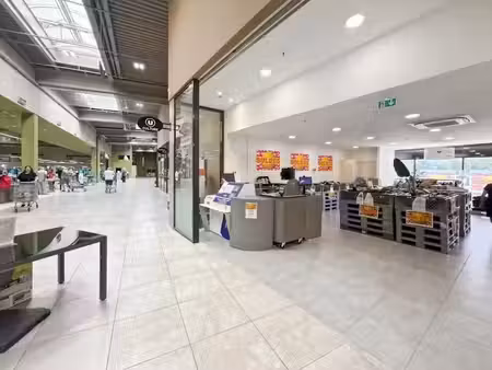 location locaux professionnels 64 m² à saint-pryvé-saint-mesmin (45750)  nan €