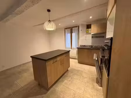 location maison 3 pièces 85 m² à valensole (04210)  820 €