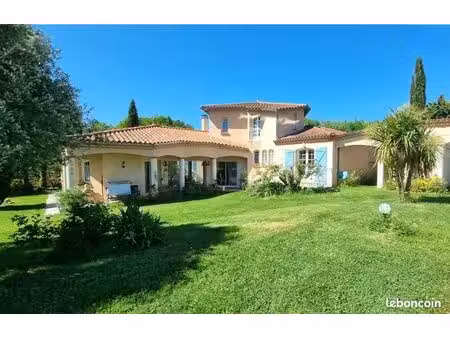 villa d'architecte avec piscine - montaut (09)