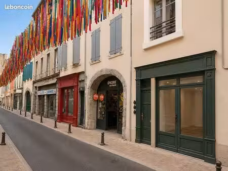 local commercial 32 m² entièrement rénové – centre de carcassonne
