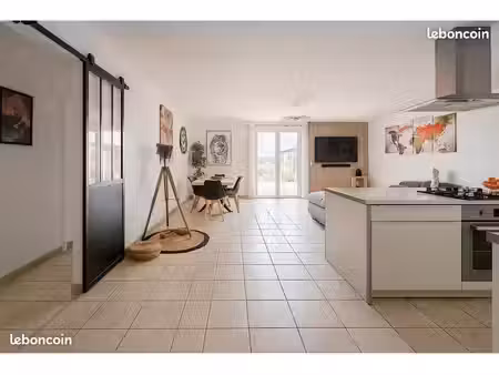 maison récente de plain-pied 120 m² 4 chambres avec 1 2 hectare de jardin entièrement clôt