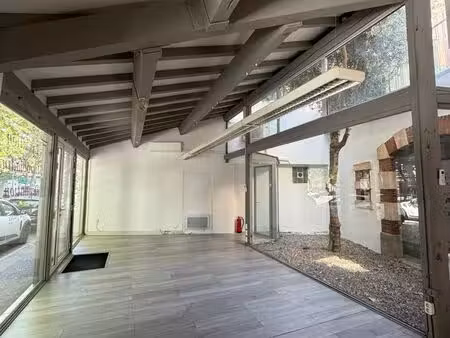local commercial 83 m² + cour de 10 m² - narbonne centre