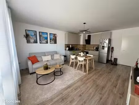 ? t3 récent 63 70 m² • loggia • parking • dpe a • 250 000 • direct propriétaire