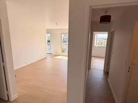 appartement 2 pièces 46 m² — le bourget  face à la gare