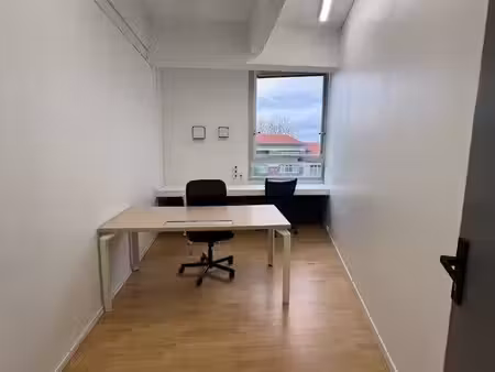 bureau à louer ???