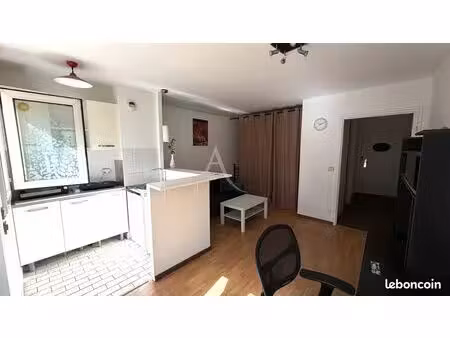 studio 1 pièce 30 m²