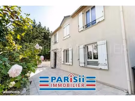 maison 6 pièces 145 m²