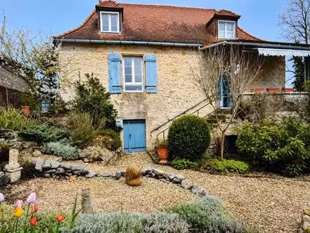 vente maison 4 pièces 120 m² à hautefort (24390)  169 900 €