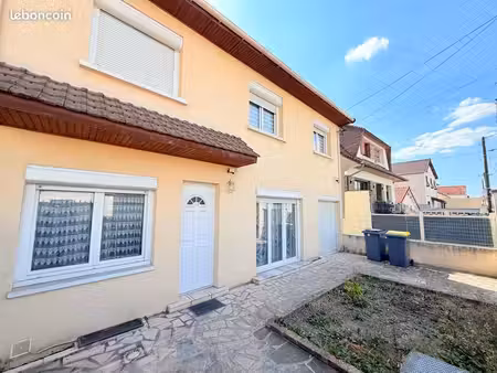 maison 4 pièces 90 m²