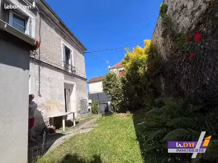maison de ville 5 pièces 80 m²
