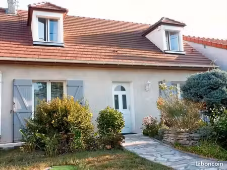 maison familiale avec sous-sol à proximité du parc de la poudrerie