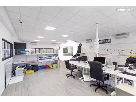 bureau 444 m²