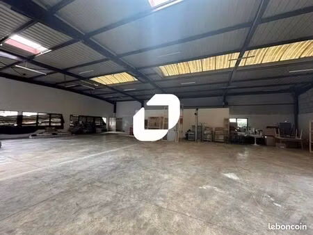local d'activité 475 m²