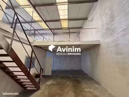 entrepôt 170 m² stains