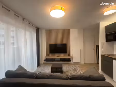 studio meublé neuf 35 m² – climatisation  2 terrasses (15 m²) – métro 8 (50m) & hôpital he