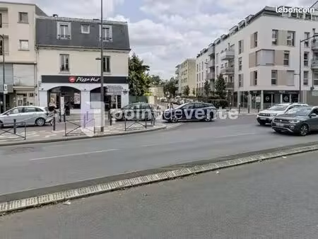local commercial 93 m²