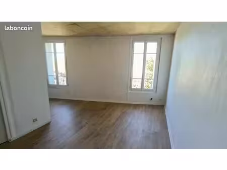 studio très lumineux avec fort potentiel – idéal investisseur ou premier achat