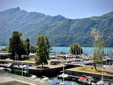 appartement t2 avec terrasse vue lac