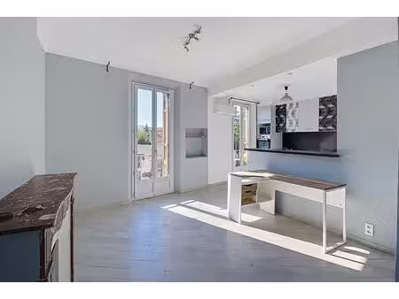 a vendre en exclusivité à draguignan charmant appartement 3 pièces - rare sur le marché !