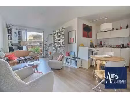 exclusivité - résidence babylone - 3 pièces de 54 m² - balcon - 4 min métro mairie des lil