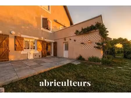 appartement de plain-pied avec un séjour spacieux en vente à vieugy - proximité de annecy 