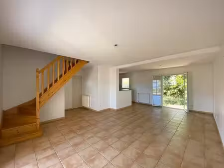 maison mitoyenne t4 de 85 m² avec terrasse et jardins à