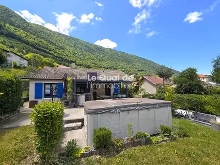 à vendre : maison 5 pièces avec jardin + jacuzzi