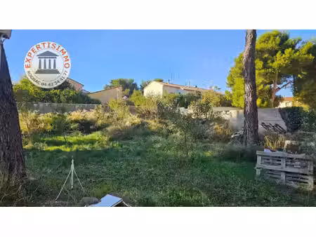 beau terrain à bâtir à vendre à rognac dans un secteur agréable