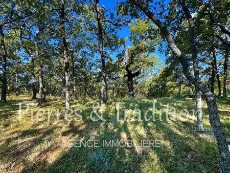 exclusivité ! magnifique terrain avec vue à proximité d'un village du luberon