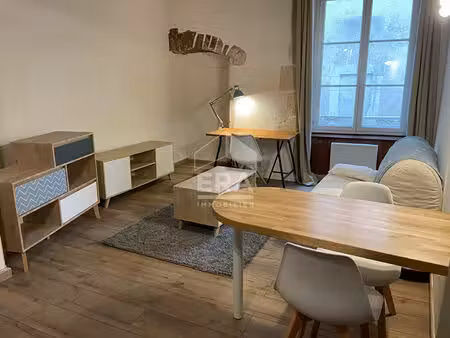 studio meuble a louer - blois - centre-ville  entierement meuble & equipe 