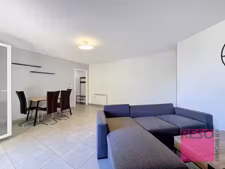 t3 lumineux avec terrasse  vue dégagée  parking et garage en o